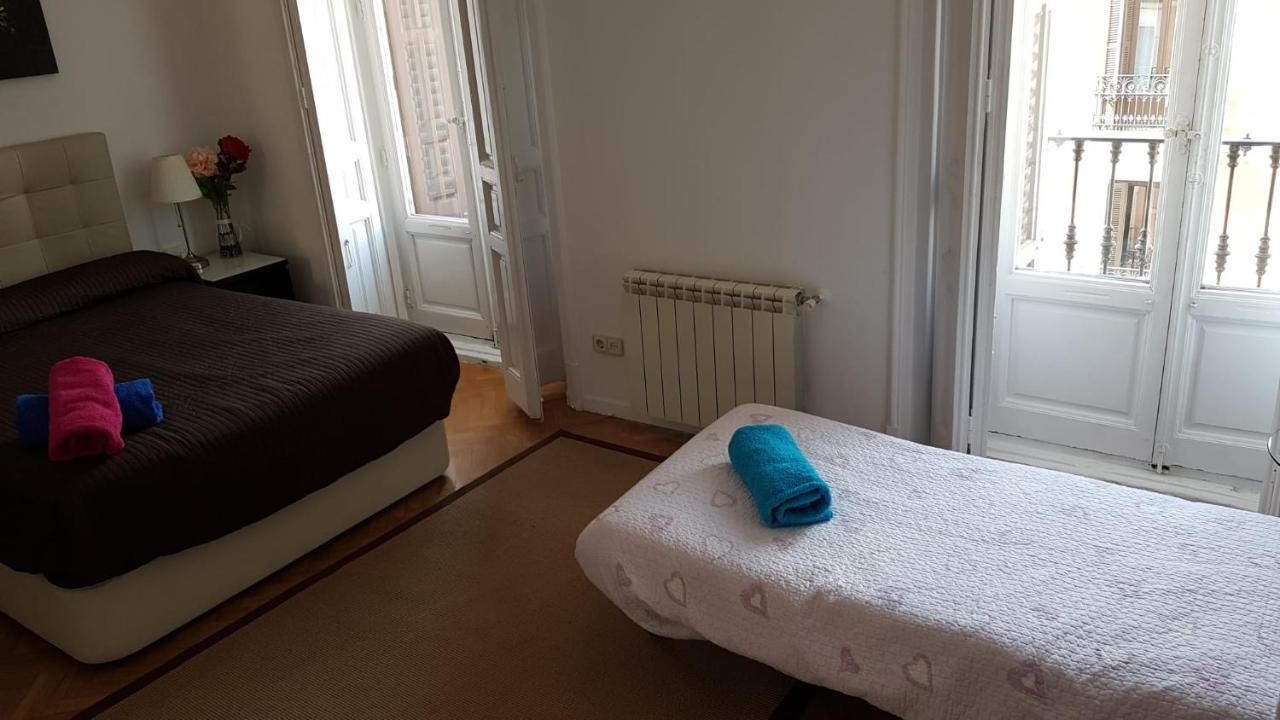 Madrid, C. Mayor Kültér fotó